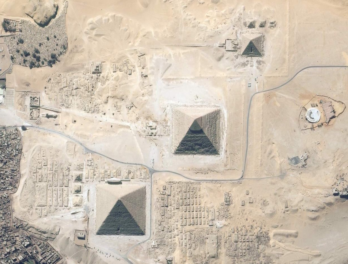 Комплекс представляет собой проекцию созвездия Орион? (Фото: i.pinimg.com).