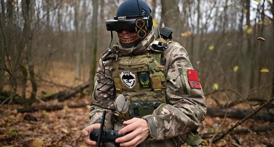    Оператор БПЛА самолетного типа «Молния-2» 1-й инженерной бригады / РИА «Новости»