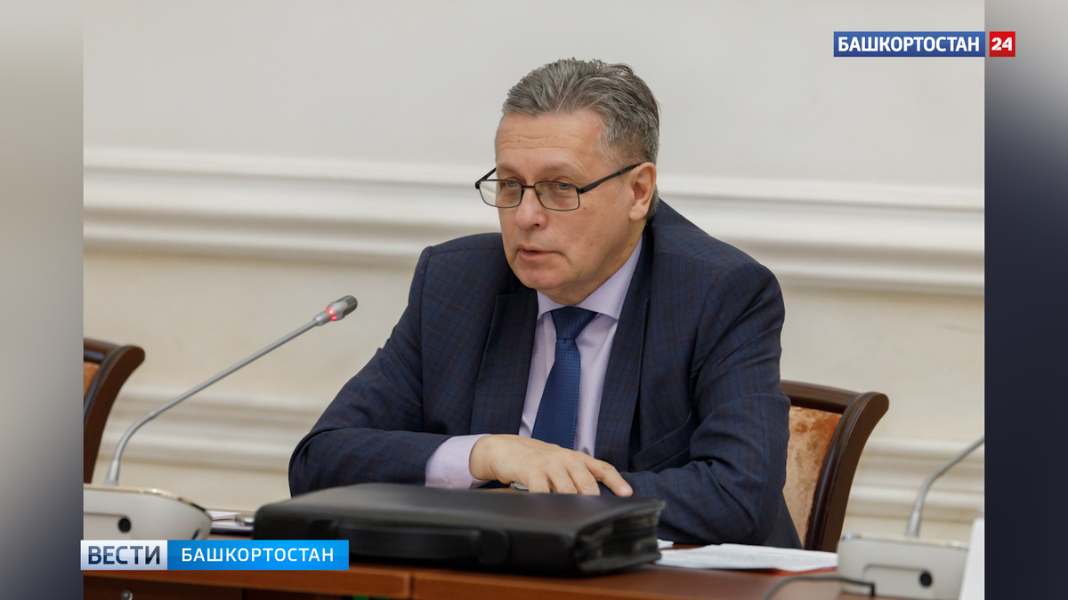    Рифат Сабитов провел круглый стол на тему угроз со стороны зарубежных платформ и мошенничества в интернете