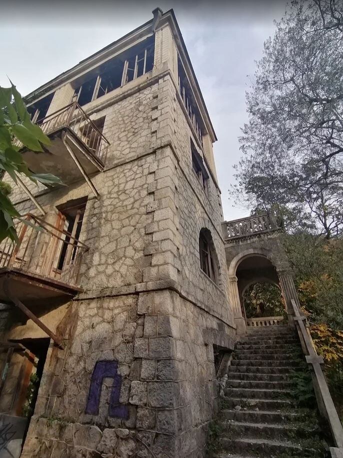 Дача Нестора Лакобы. Гагра.