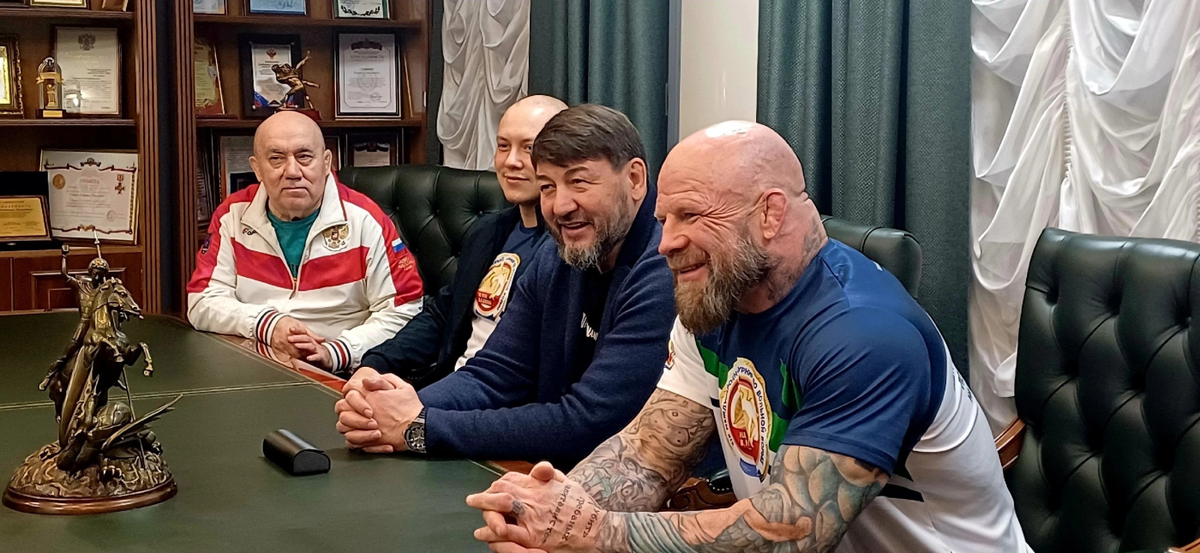    Нефтеюганск посетил Джефф Монсон