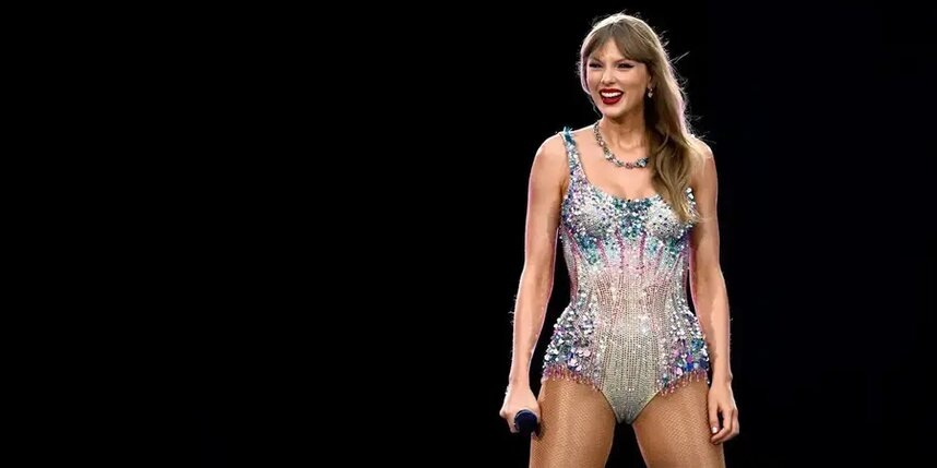    Наряды Тейлор Свифт украшали вручную бисером и кристаллами Swarovski.Kate Green / Metro