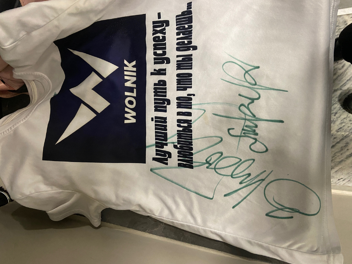 Мурад Мачаев и Заур Курбанов оставили мне свои автографы .