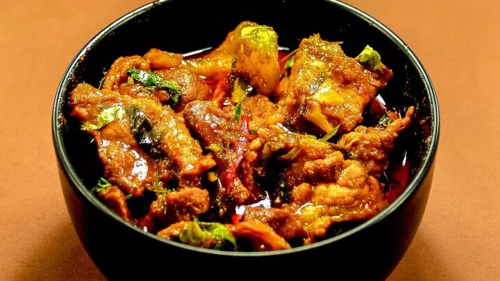 Блюдо с пряным вкусом и пикантным ароматом готовится быстро и просто. 