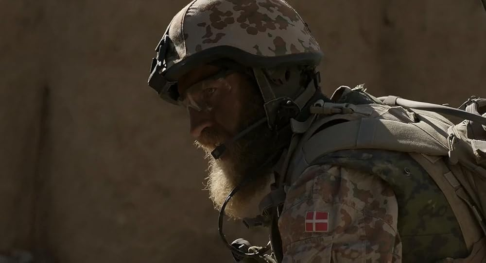 Кадр из фильма «Krigen». Режиссер: Тобиас Линдхольм. Производство: Danmarks Radio (DR), Det Danske Filminstitut, Nordisk Film Production, Nordisk Film- & TV-Fond, Studio Canal