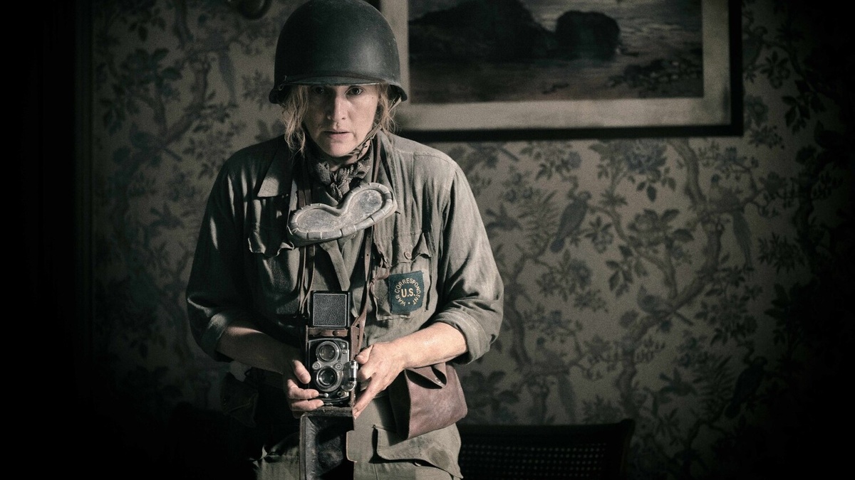 Кадр из фильма «Великая», 2023 год, режиссер Эллен Курас