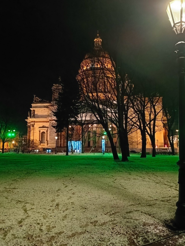 Исакиевский собор Санкт-Петербурга. Фото сделано автором 04.12.2024 года.