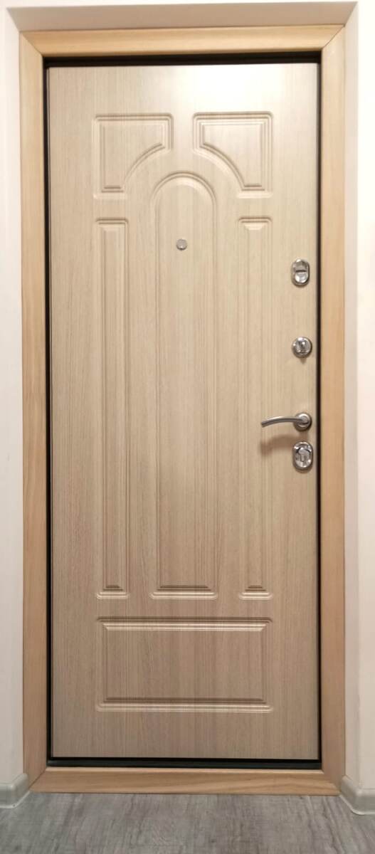 Фото 2. Вид входной двери изнутри