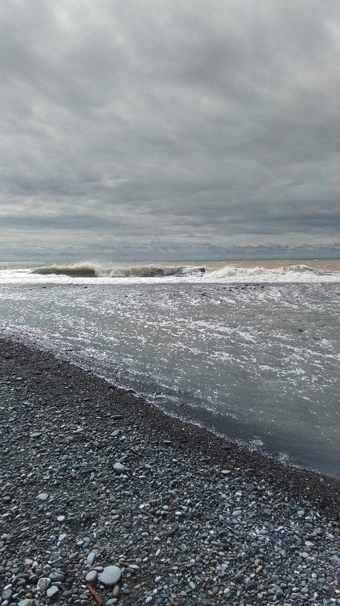 Серая вода - это река, впадающая в море