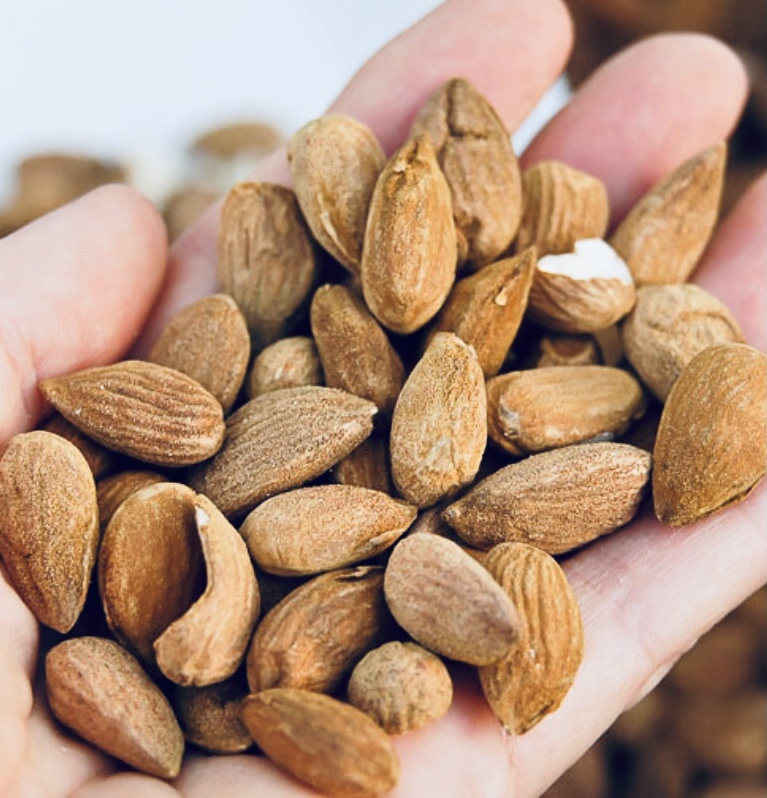 В миндале содержаться все витамины группы В