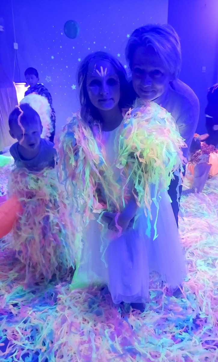 Неоновое шоу ..