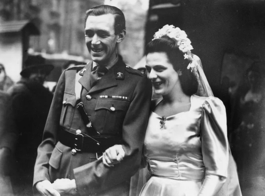 Брюс Шанд и Розалинд Шанд на свадьбе в 1946 году, из интернета.