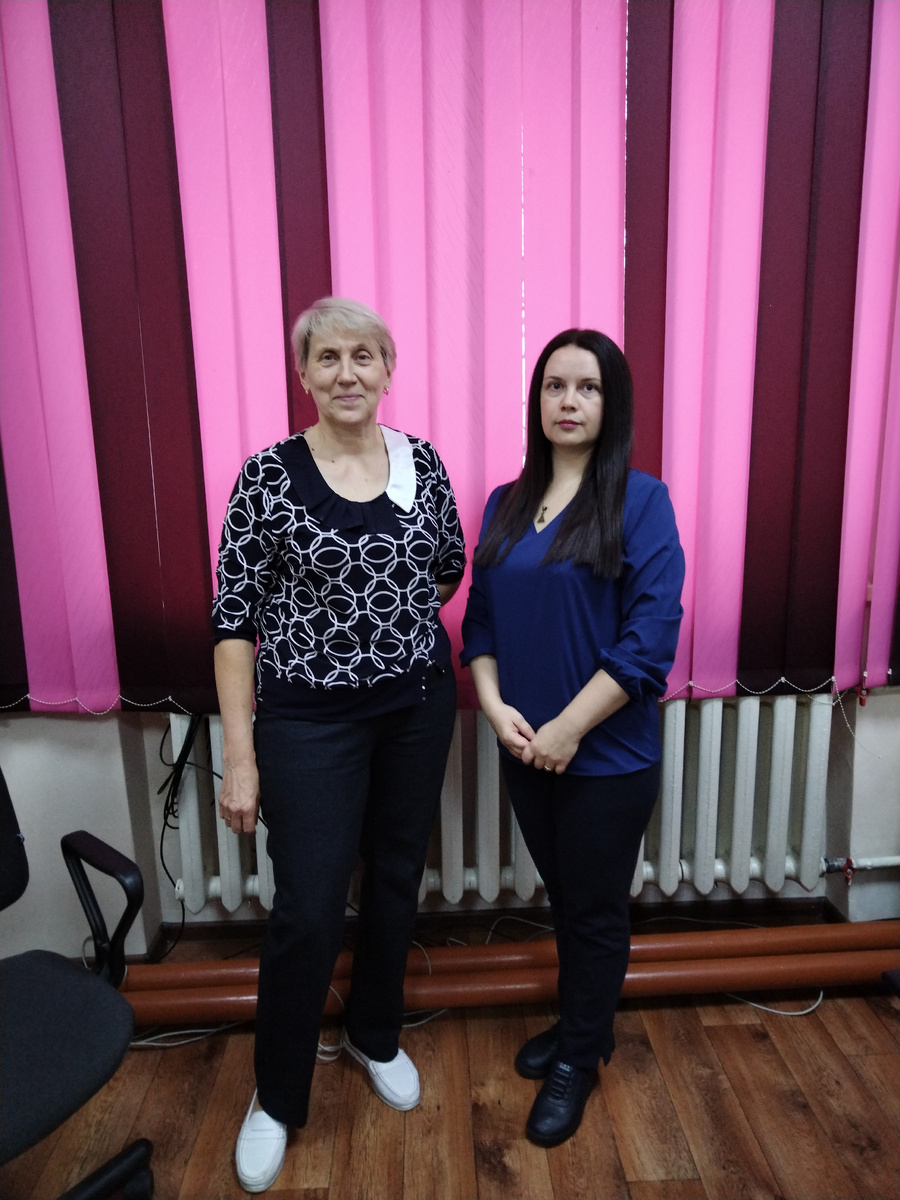 Людмила Васильевна Дроздецкая слева