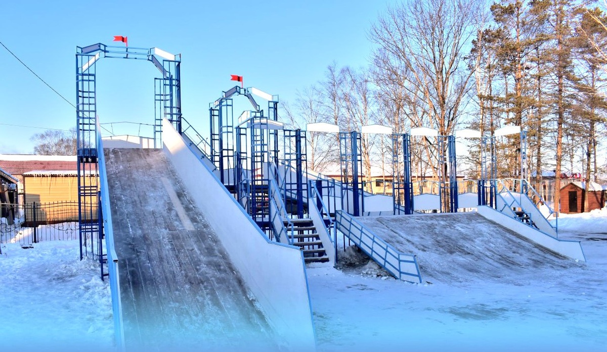 Чудо-горка в смирныховском парке “Мир”. Фото: администрация Смирныховского района.