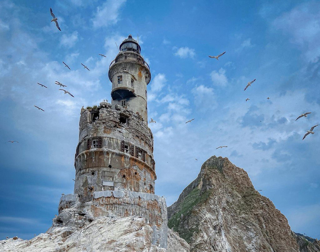 Маяк «Анива». Фото Анастасии КАРАМУШКИНОЙ.