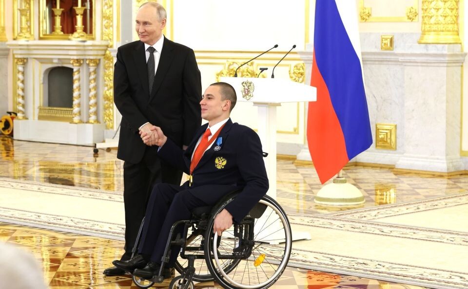    Вручение наград алтайским паралимпийцам. Источник: kremlin.ru