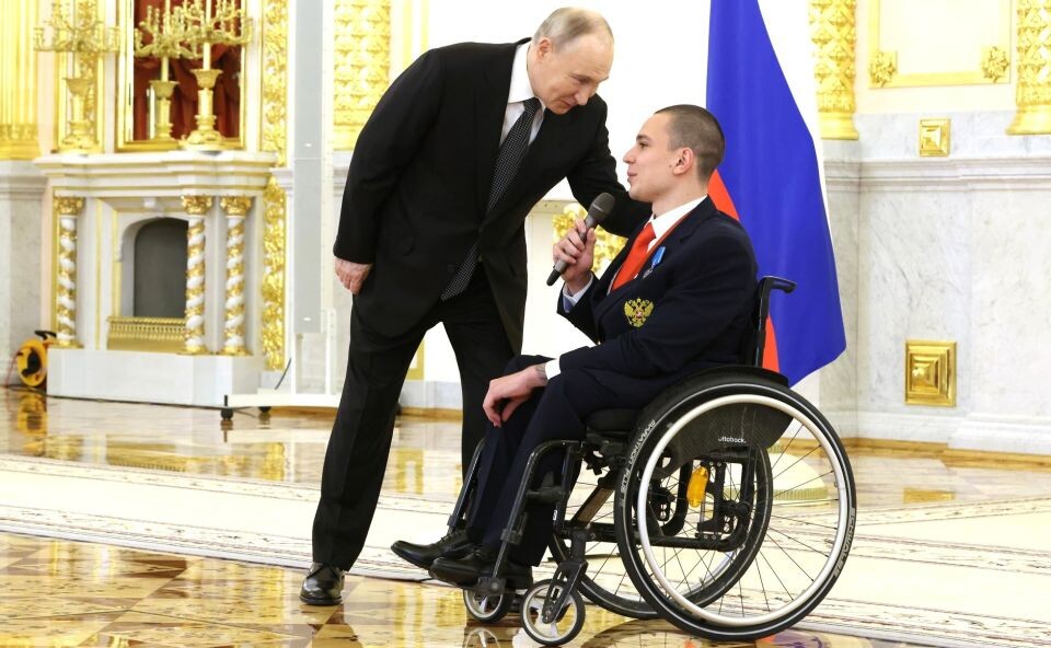    Вручение наград алтайским паралимпийцам. Источник: kremlin.ru