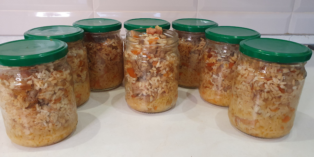 Рассыпчатый плов на зиму - готовлю много, что бы потом не стоять у плиты