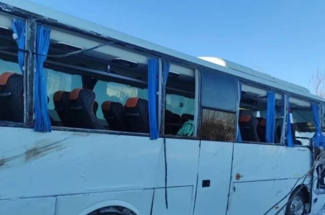    Попавший в ДТП автобус