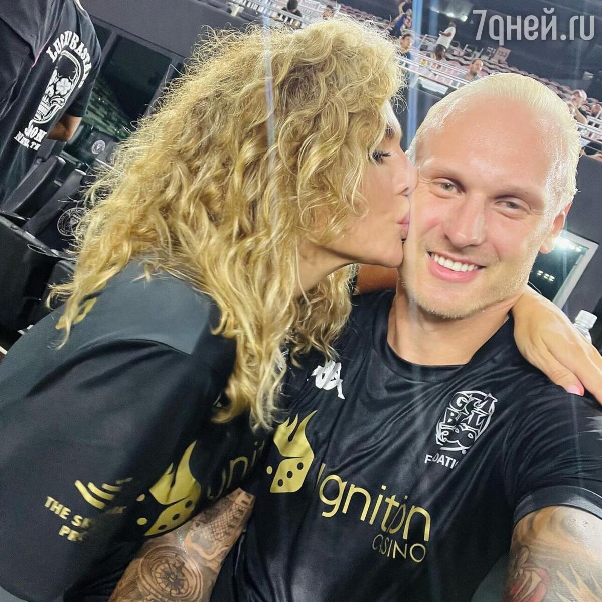    Анна Седокова и Янис Тимма Социальные сети