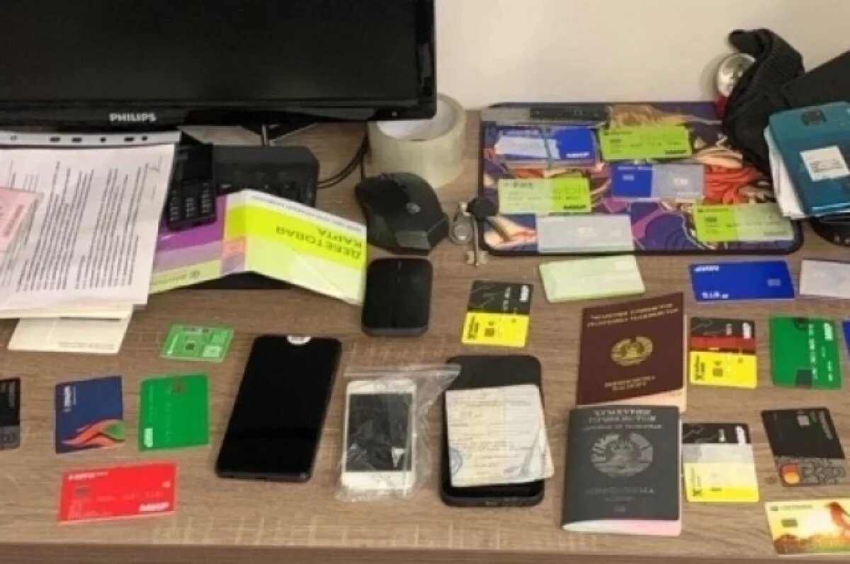    Троих новосибирцев задержали по подозрению в телефонном мошенничестве