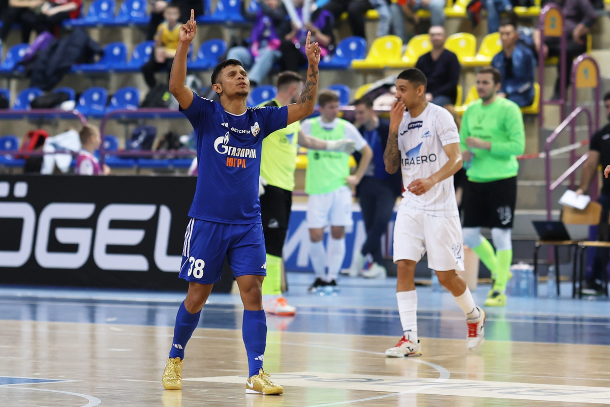    Руслан Кухарук поздравил МФК «Газпром-Югра» с победой в Кубке лиги по мини-футболу