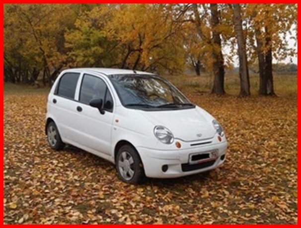 Эта маленькая, как игрушка машинка не раз выручала Сашу , предоставляя возможность куда-то быстро доехать и что-то довезти.