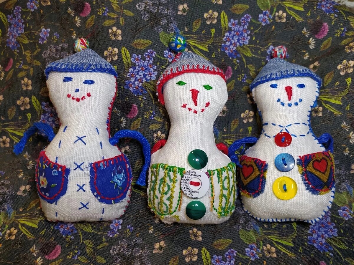 Милашки брошки Снеговушки