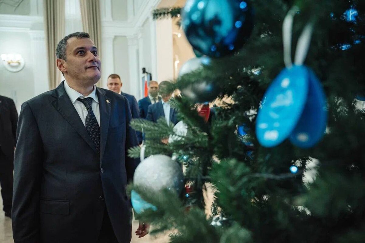    Врио губернатора Курской области Александр Хинштейн принял участие в акции «Елка желаний»