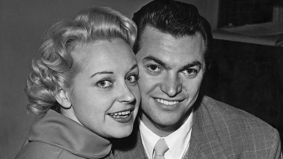 Дайана Коуплэнд – Божественный Голос Урсулы Андресс