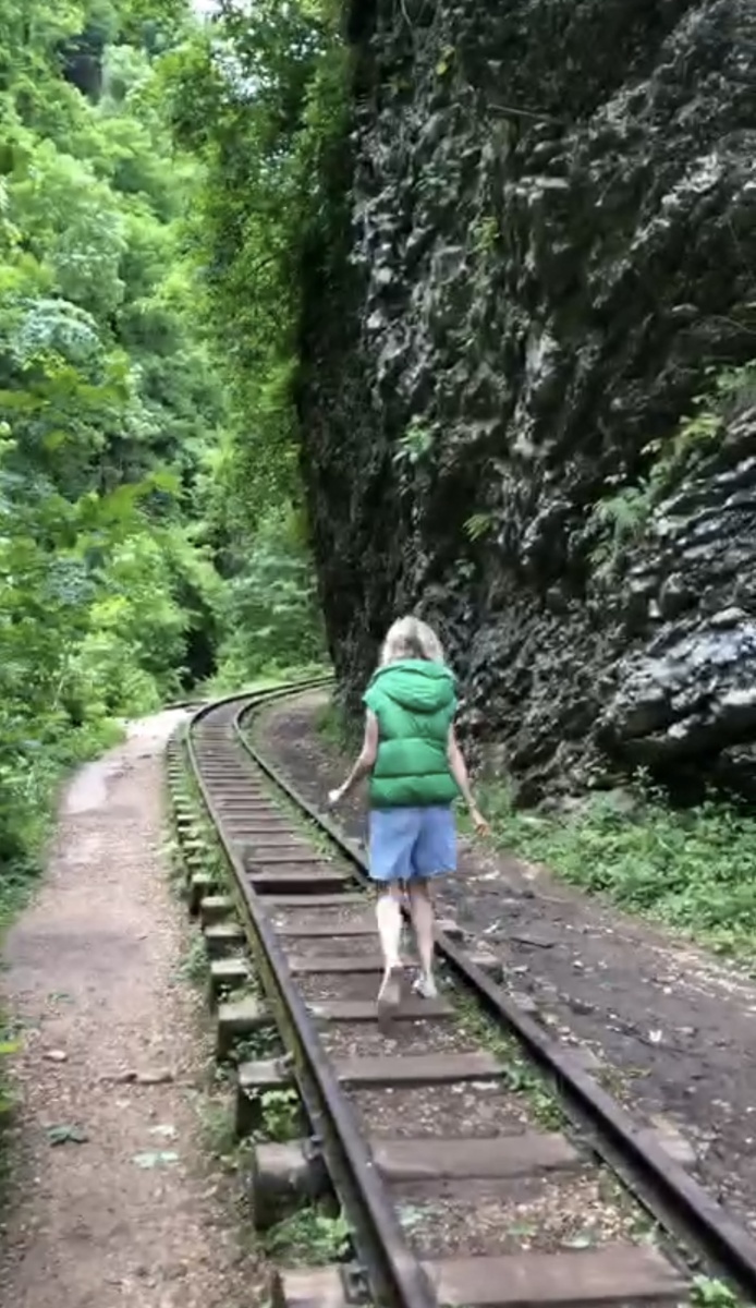 фото сделано во время путешествия по Адыгеи, на пятом месяце беременности 