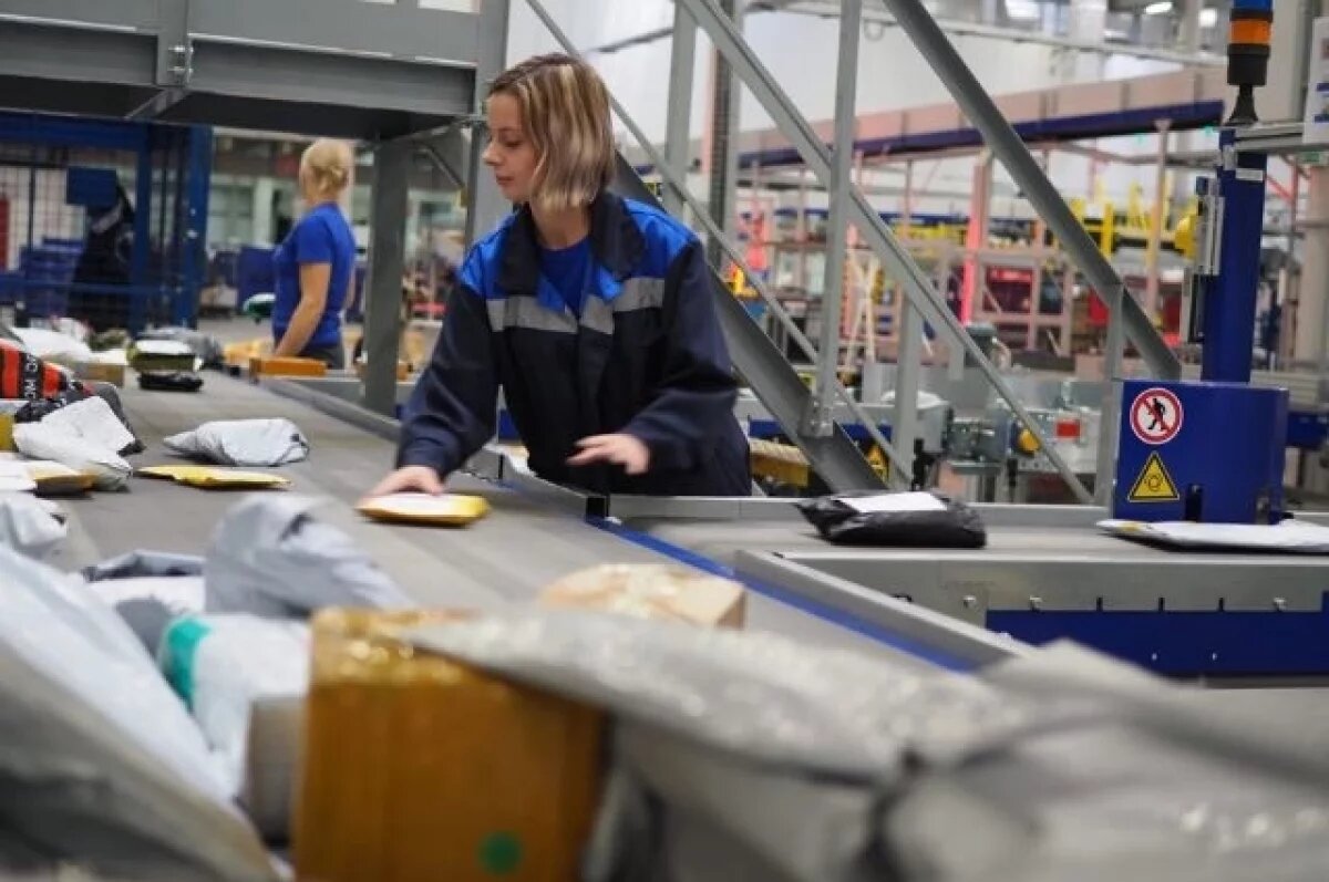    В новогоднюю ночь Почта России на Урале ждет 35 тонн посылок из Китая