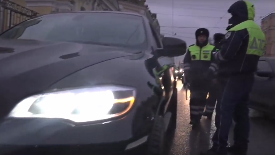    Рейд "Шум" в центре Петербурга, декабрь 2024 Автор фото: скриншот видео ГУ МВД по Петербургу и Ленобласти