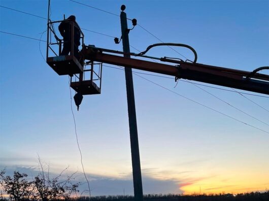    Энергетики «Россети Юг» устраняют последствия сильного ветра в Ростовской области //Фото «Россети Юг»