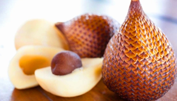 Салак. Змеиный фрукт. Фото взято из открытых источников.