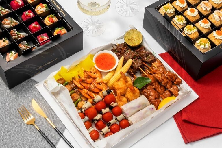 Комбо «Фуршетная вечеринка» от Азбуки Вкуса за 13 990 ₽