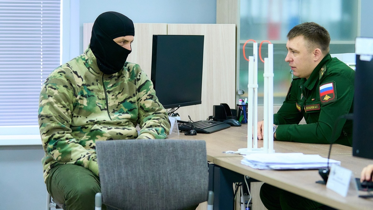    Житель Бурятии приехал в Югру для подписания контракта с Минобороны