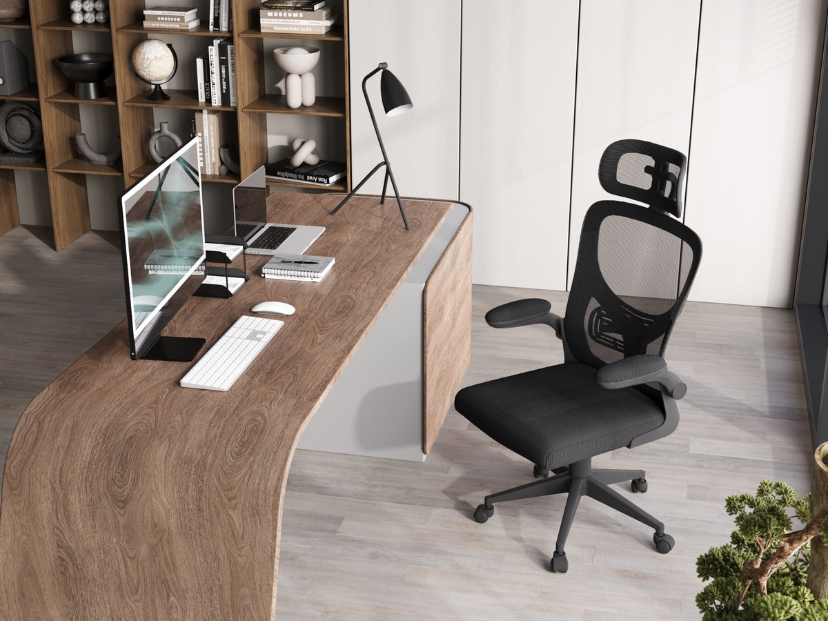 Кресло офисное TopChairs Airone черный, Лампа настольная Moderli V10998-T Show