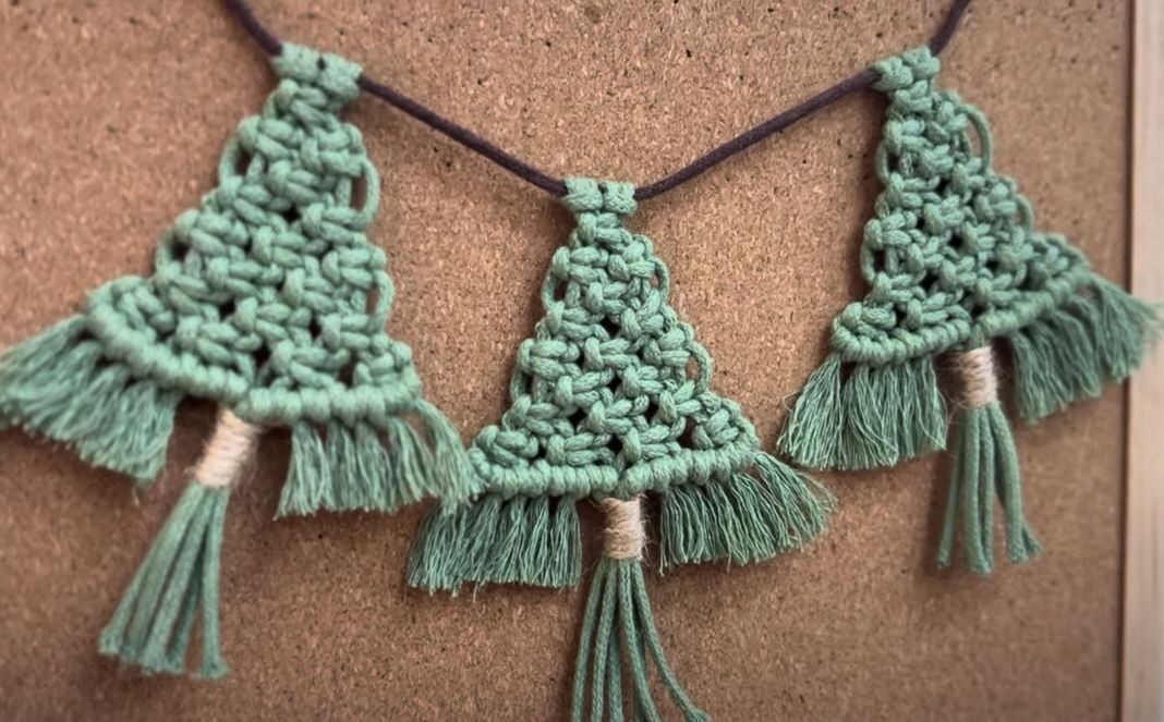    Как гирлянда   
Источник: Скриншот из видео