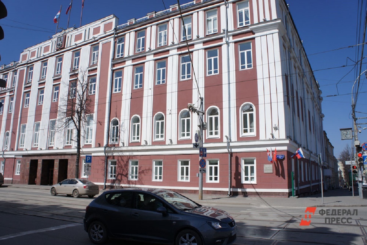 Александра Короткова и Андрея Чернятьева представили на пленарном заседании гордумы.  Фото: Дмитрий Барков