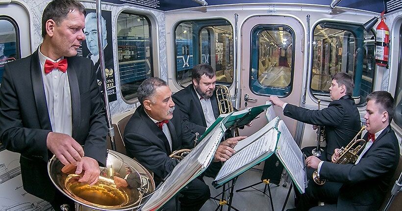 К столетию Каца был запущен брендированный вагон в метро.