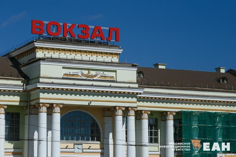    ЕАН. Пассажир электрички прошел через ограждения