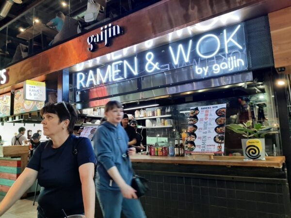 Фуд-холл Eat Market в ТРЦ «Галерея»: на 3,5 тыс м2 располагается более 40 ресторанных концепций