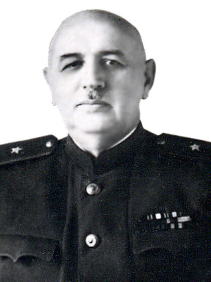  и. о.  начальника училища  Сергей Григорьевич Колбасин в 1941-1942 гг.; 