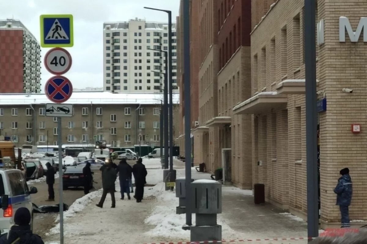    Жильцы дома на Рязанском проспекте не сразу поняли, что прогремел взрыв