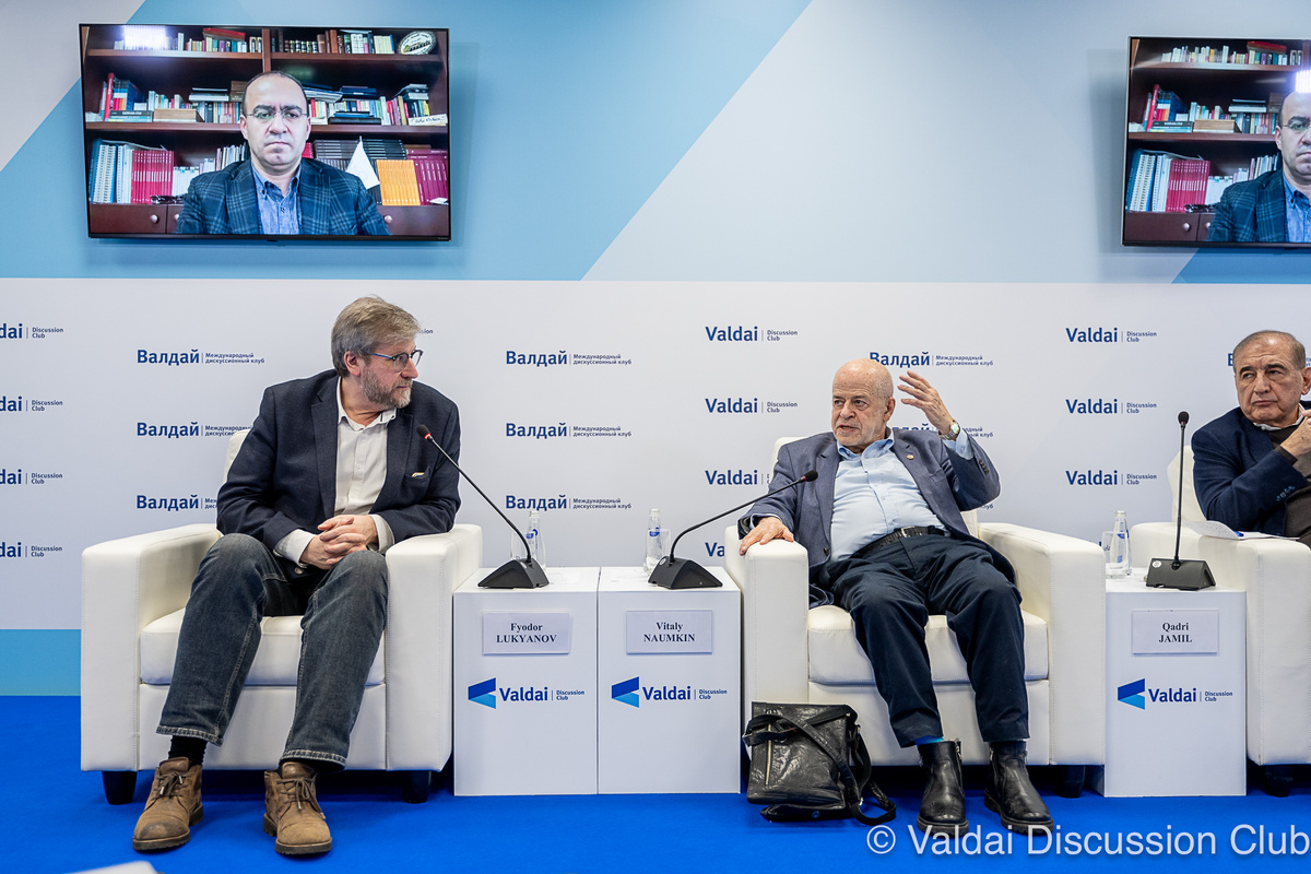 Фёдор Лукьянов, Виталий Наумкин, Кадри Джамиль, онлайн: Таха Озхан © Клуб «Валдай»