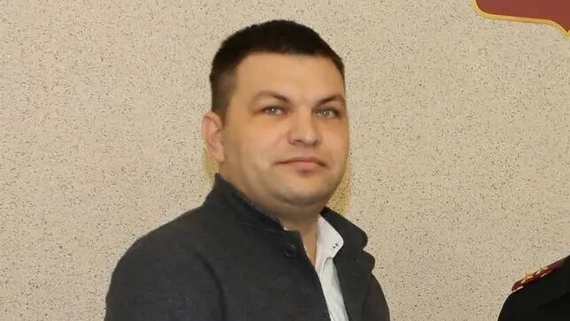    Принял взятку – и повёз в полицию: хитрый поступок таксиста спас пенсионерку от разорения