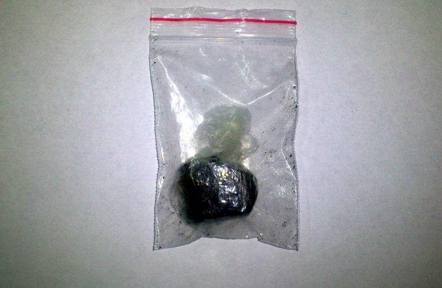 Экспертиза установила, что в свертке - гашиш