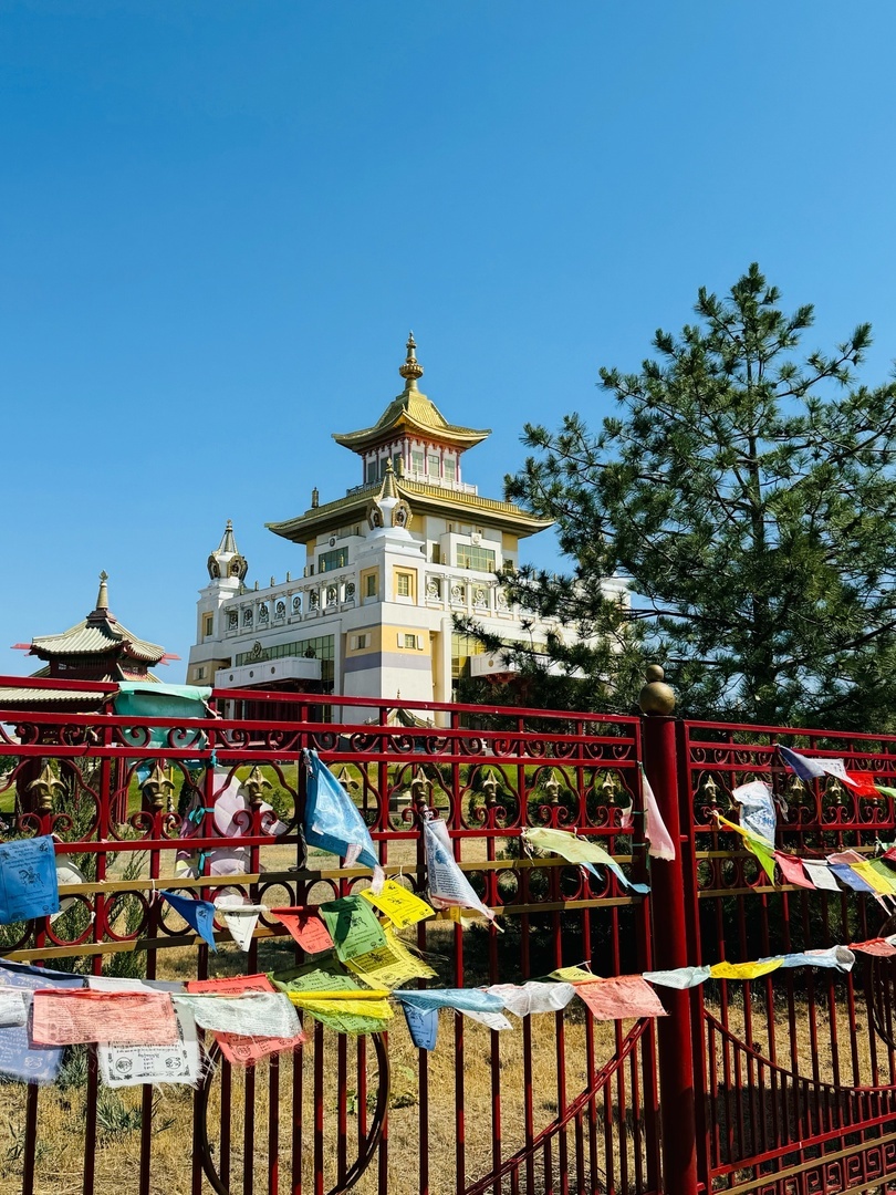 Золотая обитель Будды Шакьямуни, Элиста. Самый крупный буддистский храм в Европе