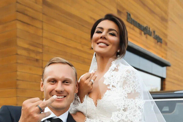 Свадьба певицы Анны Седоковой и баскетболиста Яниса Тимма, 2020 год    📷